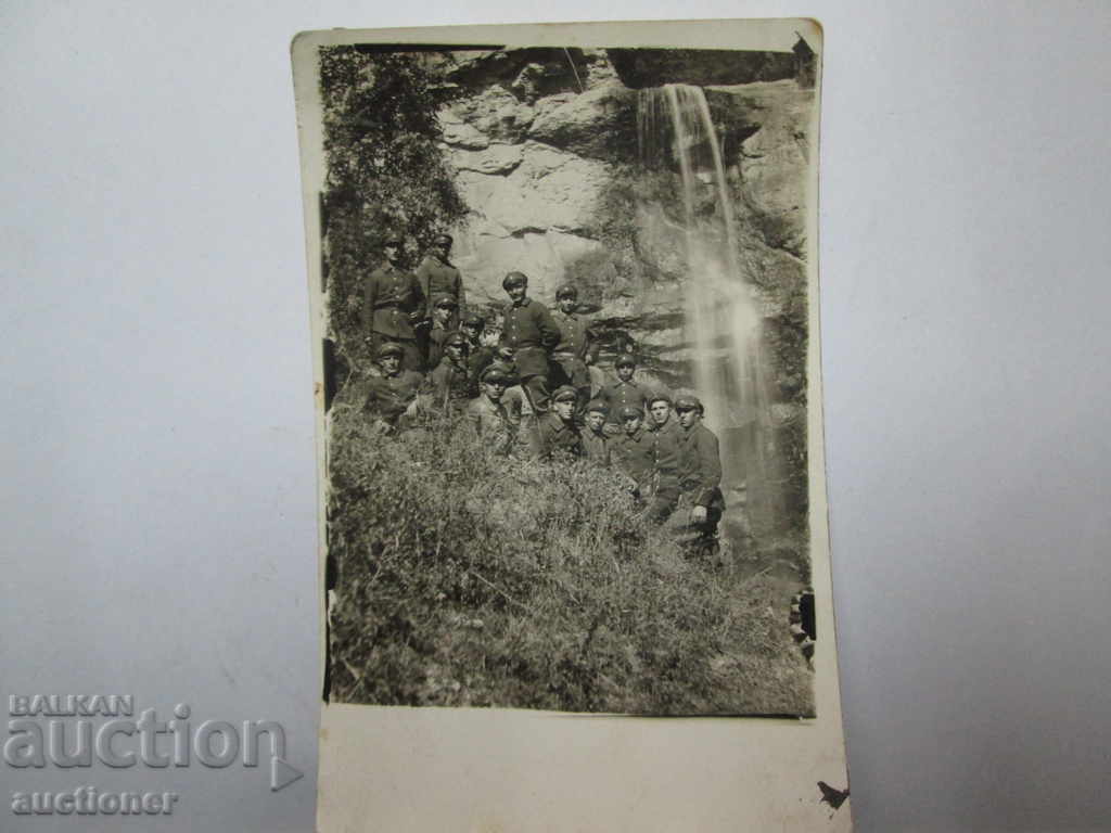 VECHIĂ MEMORIE FOTO DE LA FRONTIERĂ cu preț 10.00 BGN | € 5.11 VECHIĂ MEMORIE FOTO DE LA FRONTIERĂ cu preț 10.00 BGN | € 5.11