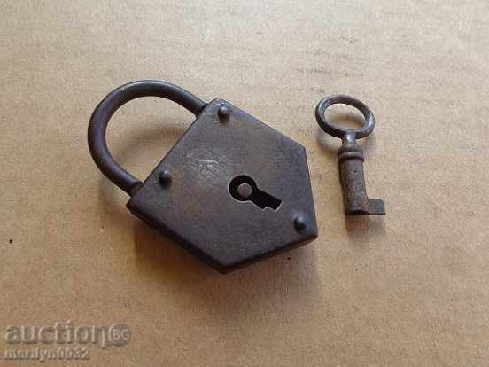 Old German padlock with key, padlock, latch, suitcase - 6 Old German padlock with key, padlock, latch, suitcase - 6