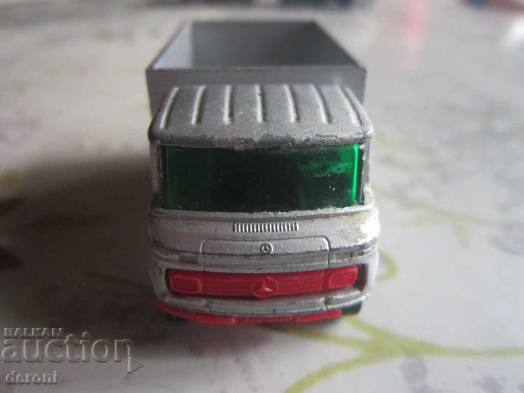 Delivery of 1969 Mercedes Scaffolding trolley Delivery of 1969 Mercedes Scaffolding trolley