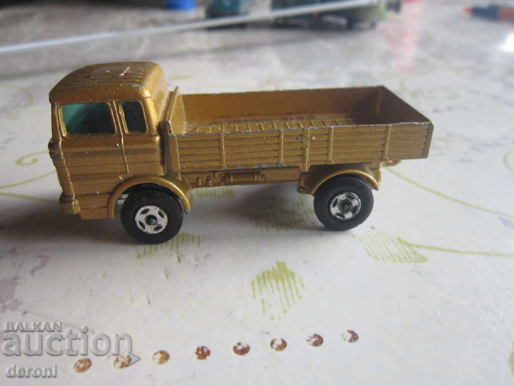 Auction  Car trolley truck Mercedes Truck