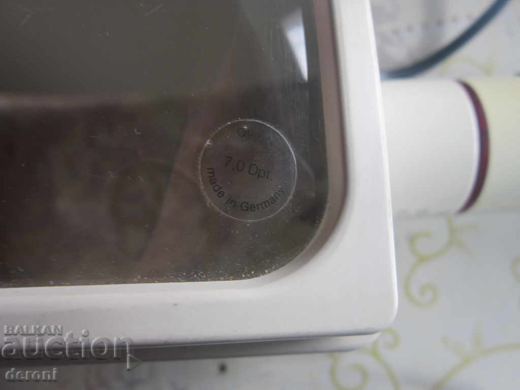 Delivery of Unique German magnifying glass lamp with light 7.0 Diopt Delivery of Unique German magnifying glass lamp with light 7.0 Diopt