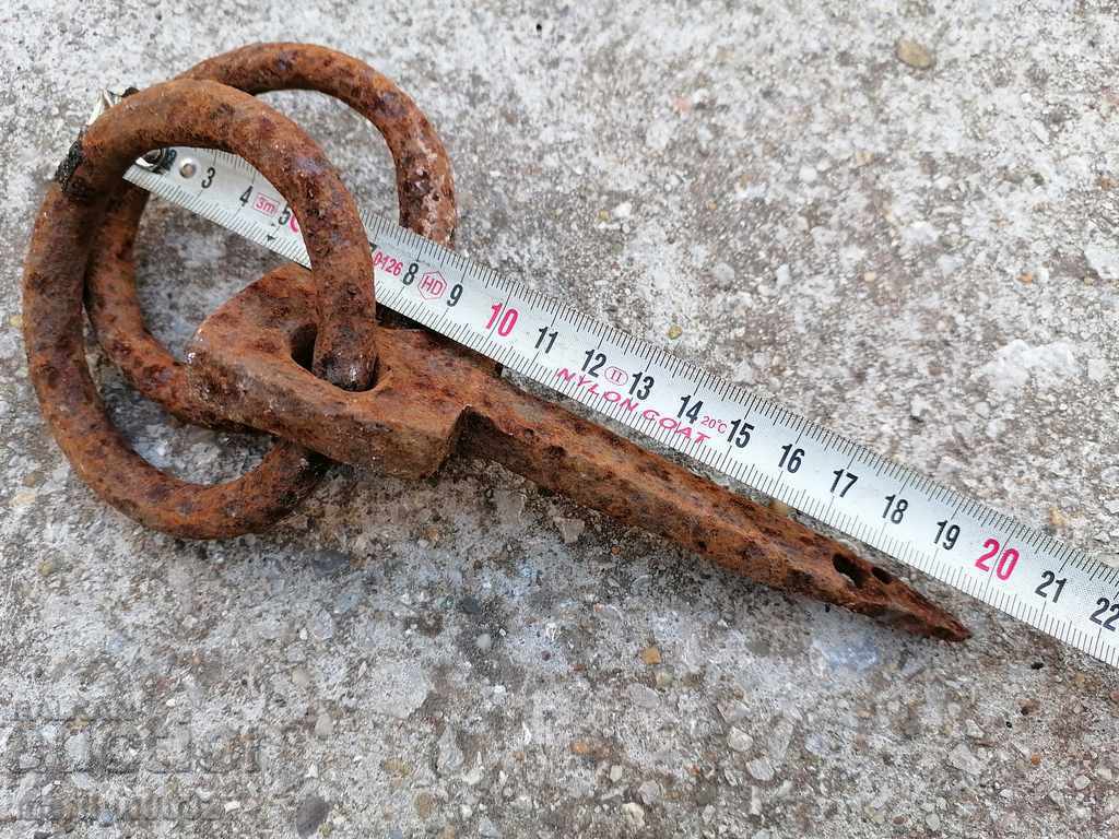Auction Metal rings, wrought iron for a wagon Auction Metal rings, wrought iron for a wagon