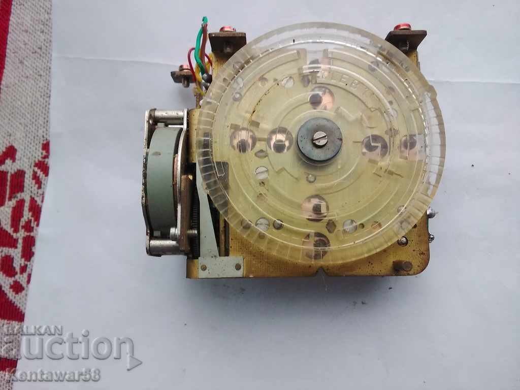 Electric motor with reducer controlling 4 relays. with price € 8.00 | 15.65 BGN Electric motor with reducer controlling 4 relays. with price € 8.00 | 15.65 BGN
