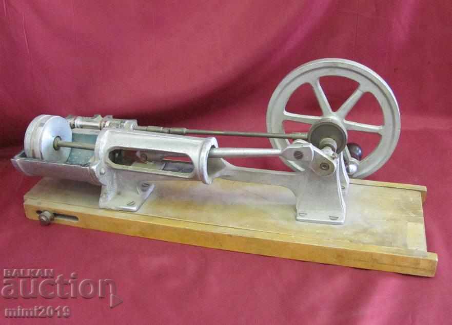 19th Century Act Model of Metal and Wood Engine with price 750.00 BGN | € 383.47 19th Century Act Model of Metal and Wood Engine with price 750.00 BGN | € 383.47