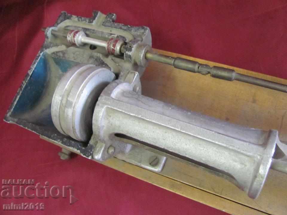 19th Century Act Model of Metal and Wood Engine - 6 19th Century Act Model of Metal and Wood Engine - 6