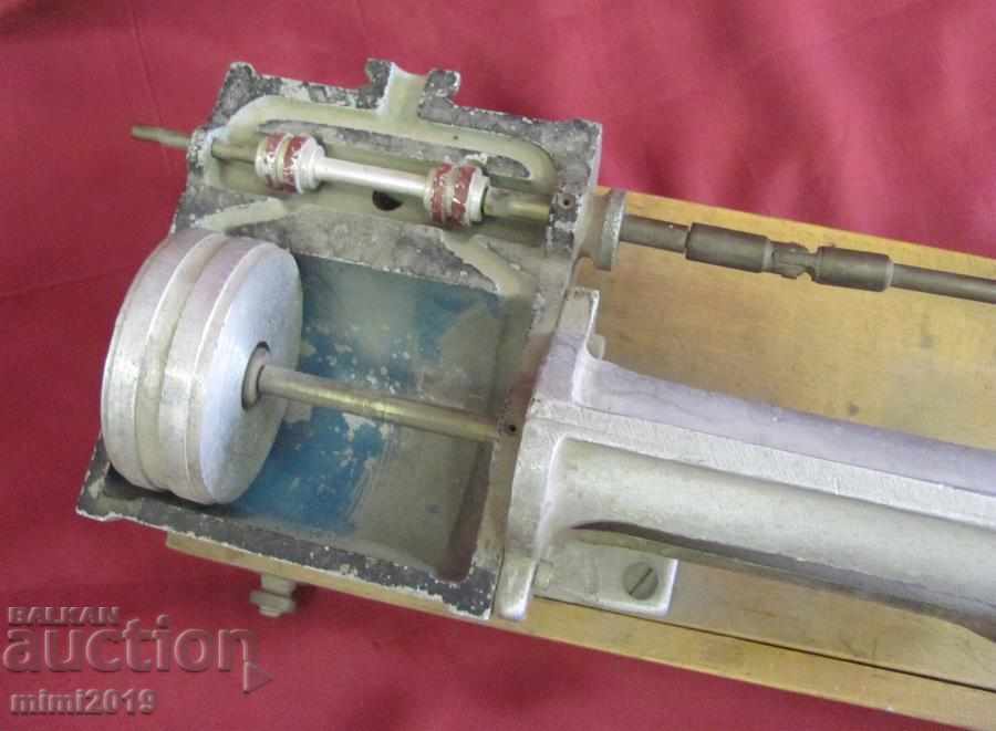 19th Century Act Model of Metal and Wood Engine - 7 19th Century Act Model of Metal and Wood Engine - 7