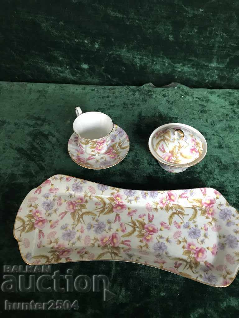 Σέρβις για μοναχικό - δίσκο, μπολ ζάχαρης και φλιτζάνι με πιατάκι με τιμή 39.95 BGN | € 20.43