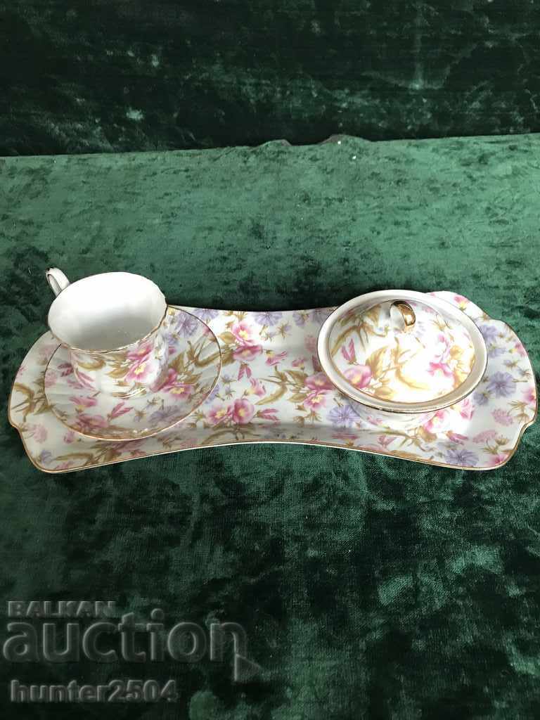 Service for a loner - tray, sugar bowl and cup with saucer