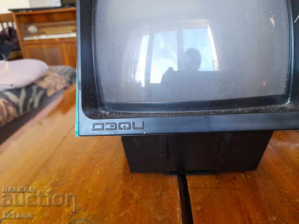 Old projector with price 75.00 BGN | € 38.35