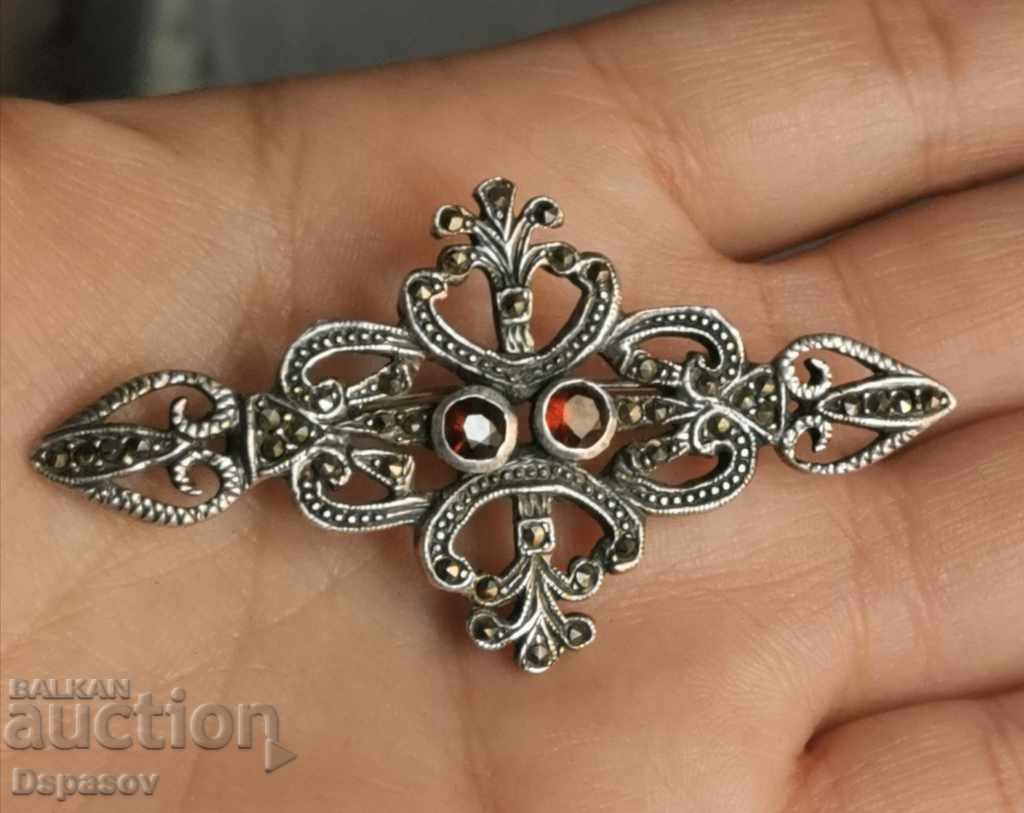 Gorgeous Old Silver Brooch with Natural Garnets