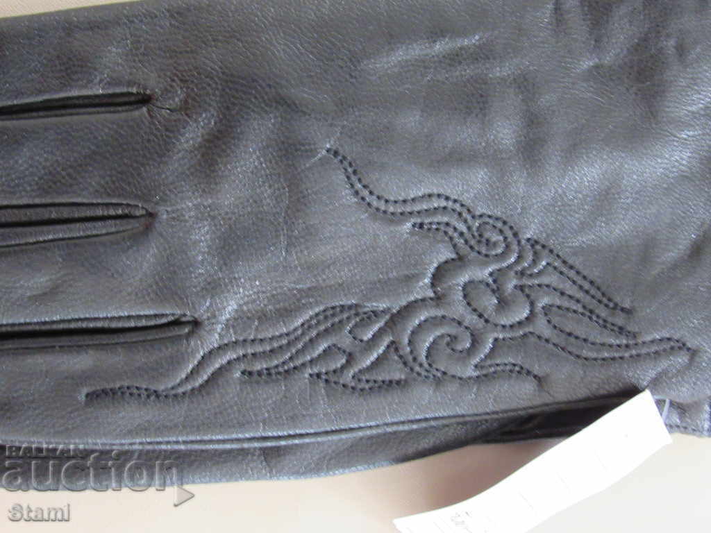 Black women's leather gloves with genuine leather lining, - 5 Black women's leather gloves with genuine leather lining, - 5