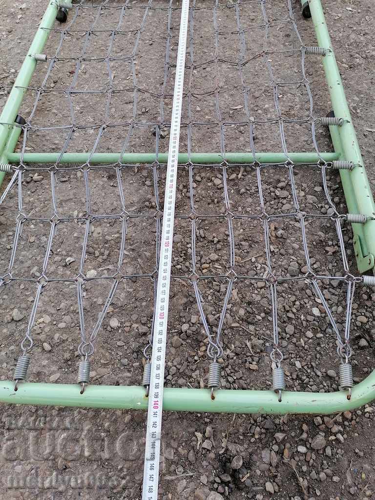 Pat pliant din grădinița NRB 70 de ani ai secolului XX. - 6