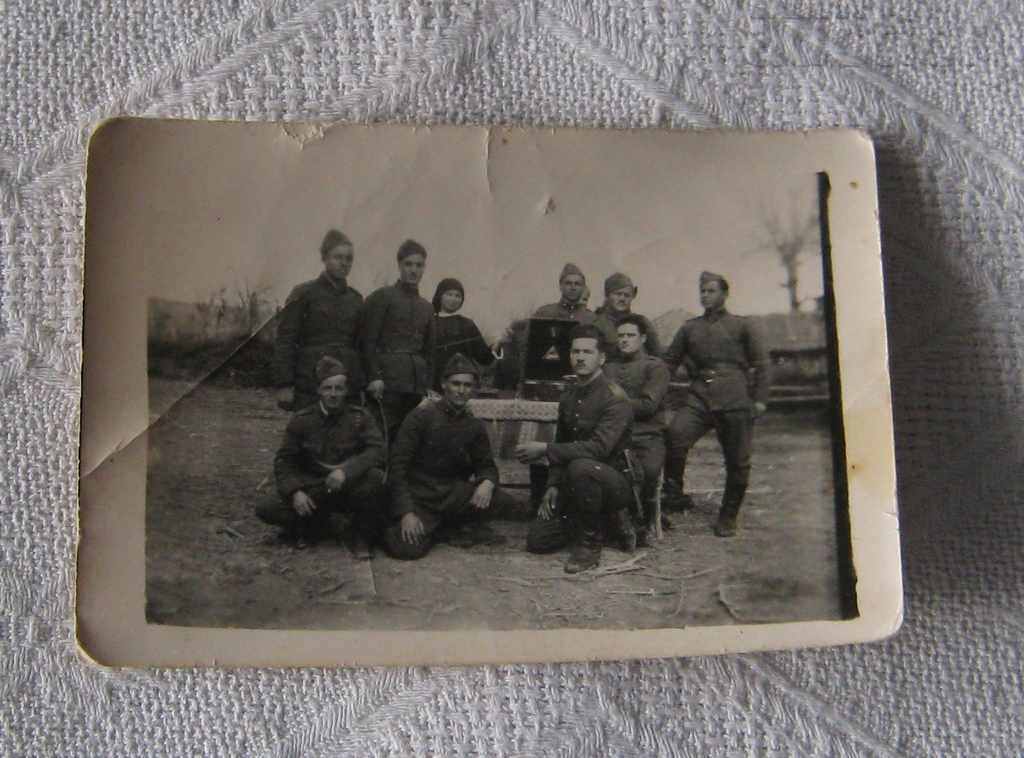 SOLDIERS GRAMOPHONE STICK PEASANT WITH SPINDLE PHOTO with price 7.00 BGN | € 3.58 SOLDIERS GRAMOPHONE STICK PEASANT WITH SPINDLE PHOTO with price 7.00 BGN | € 3.58