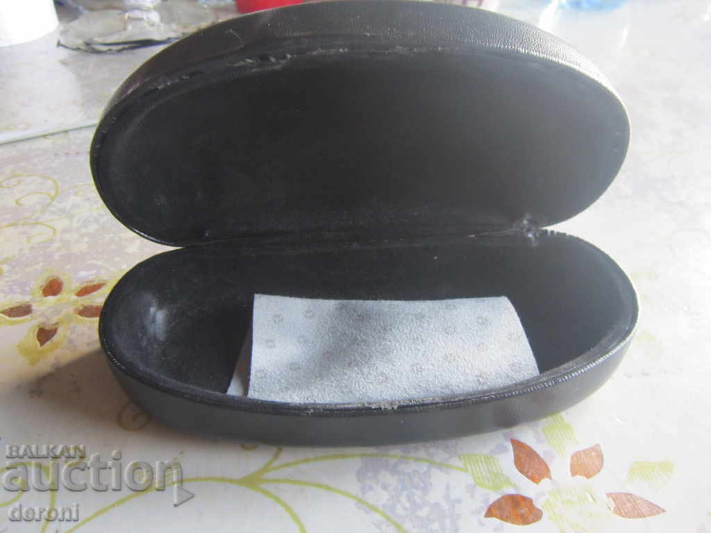 Glasses case - 6 Glasses case - 6