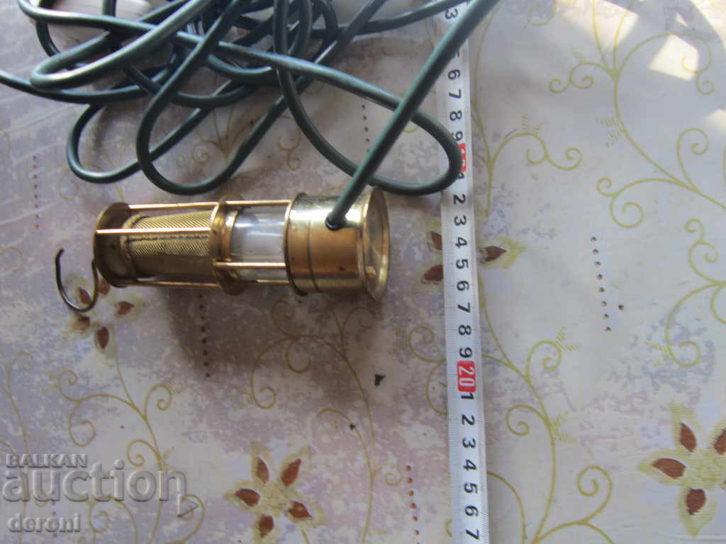 Старина подвижна бронзова лампа фенер с цена 60.00 лв. | € 30.68