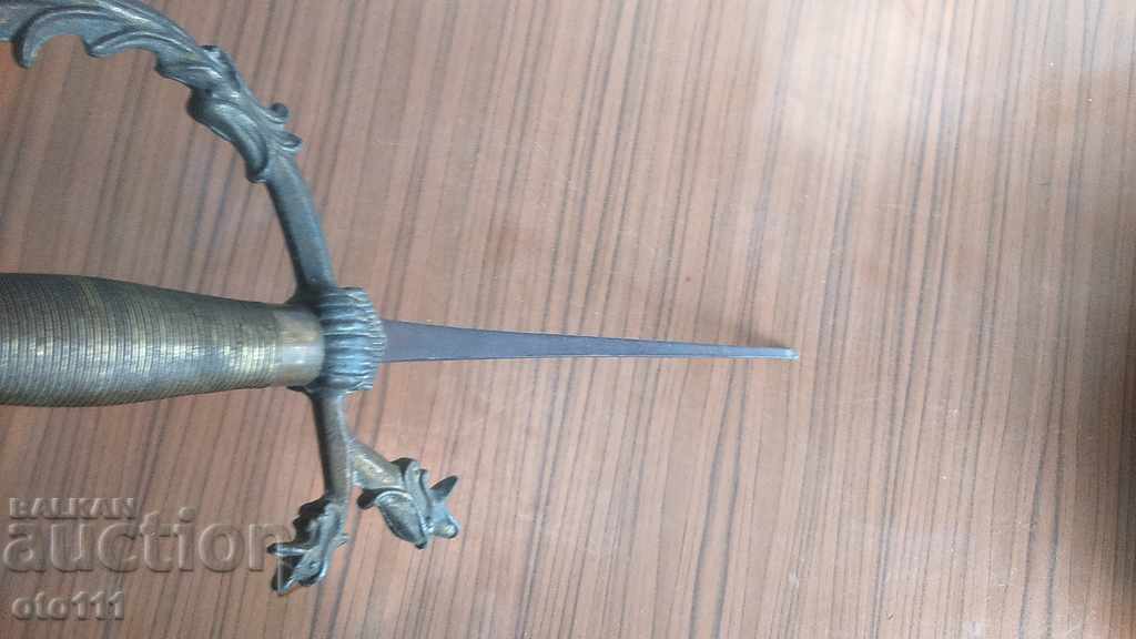 Delivery of STYLET, BLADE, DAGGER, KNIFE Delivery of STYLET, BLADE, DAGGER, KNIFE