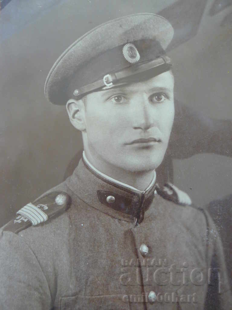 Auction Large picture in a frame A soldier in a uniform of the tsarist era Auction Large picture in a frame A soldier in a uniform of the tsarist era