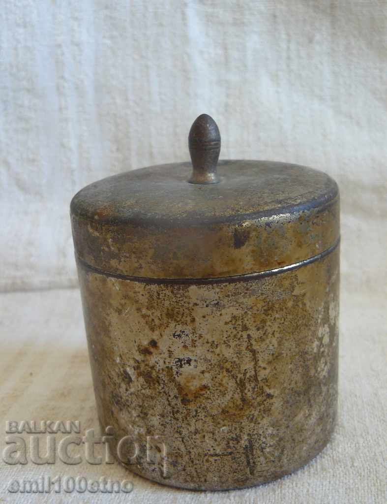 Παλιό μεταλλικό κουτί - φαρμακείο με τιμή 8.00 BGN | € 4.09