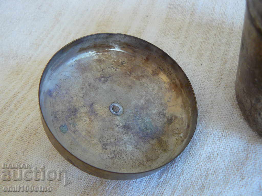 Παράδοση Παλιό μεταλλικό κουτί - φαρμακείο