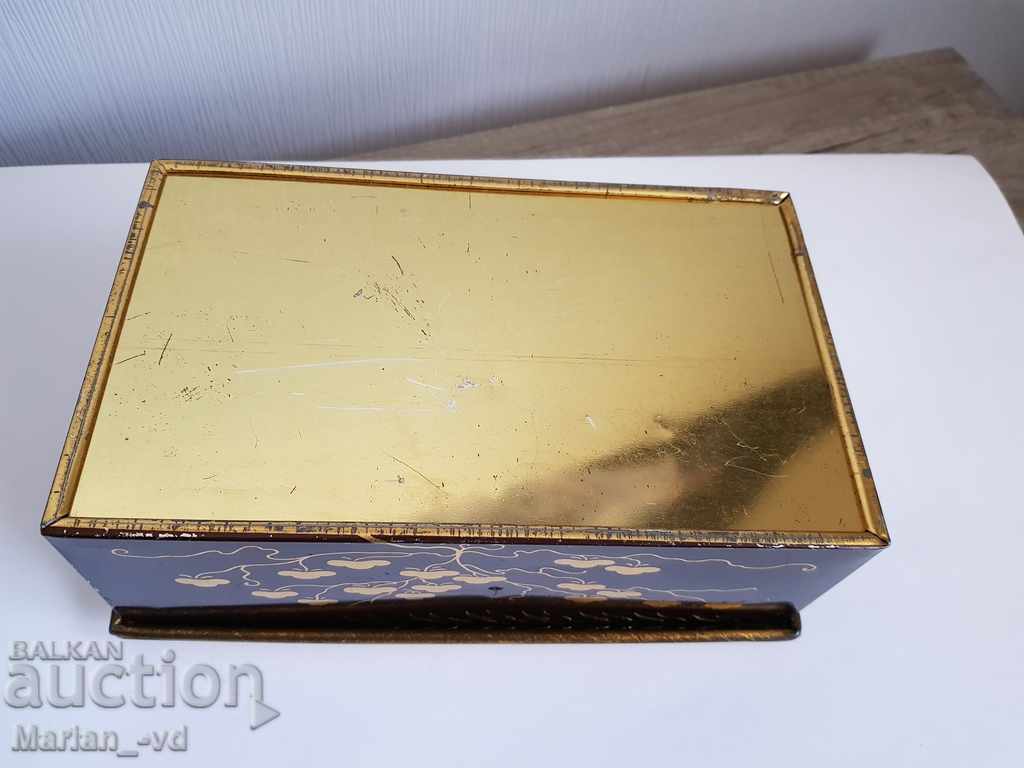 Metal collector box - 6 Metal collector box - 6