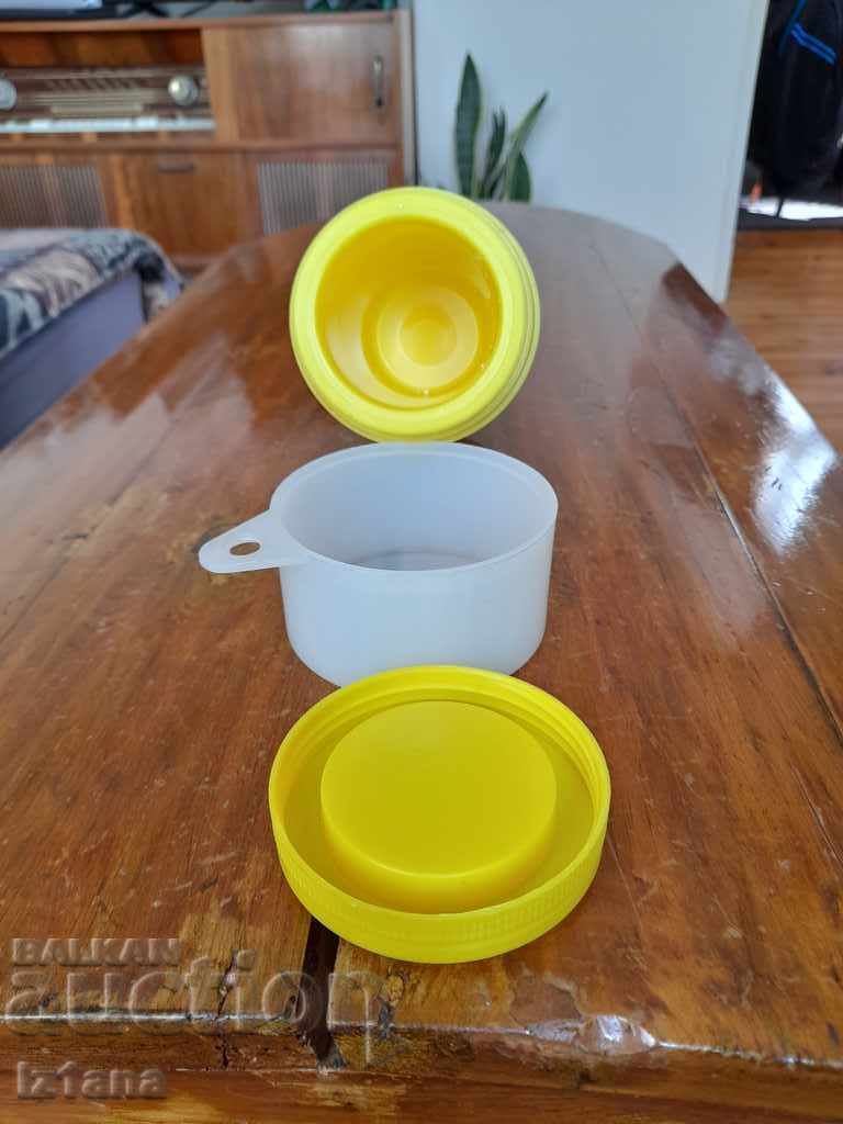 Auction Old thermos, thermal box Auction Old thermos, thermal box