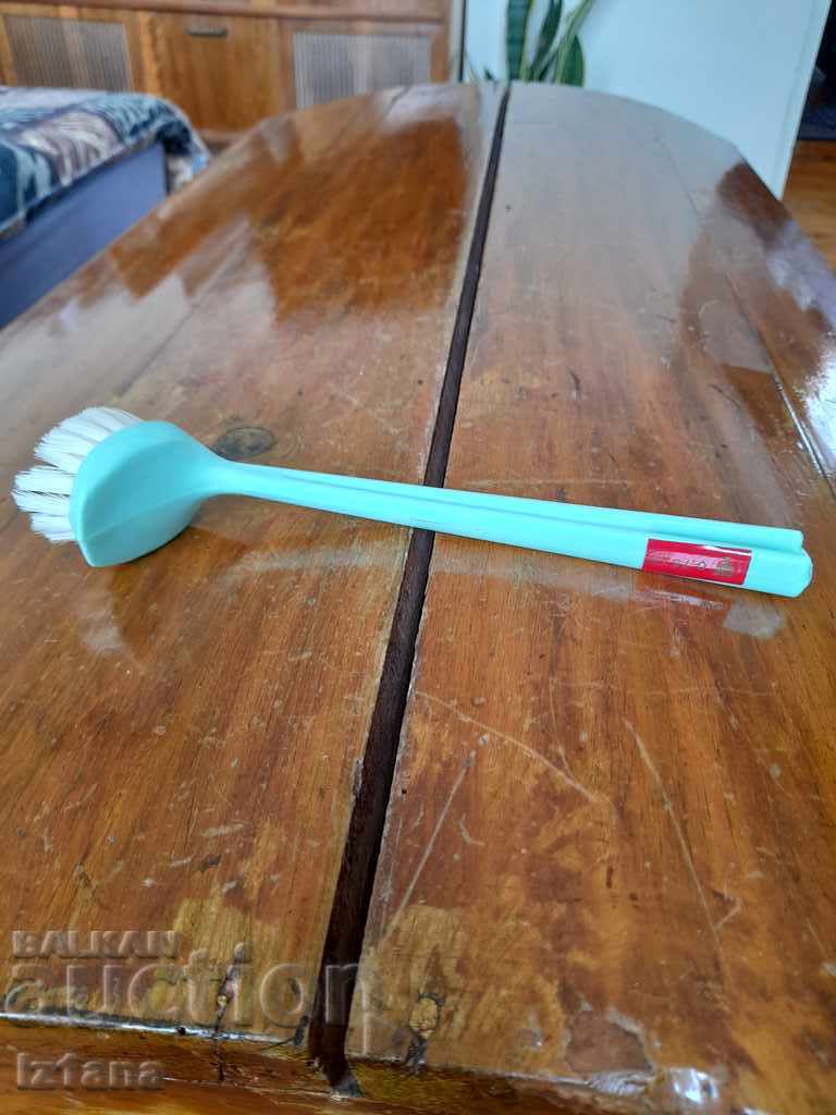 Old kitchen brush with price 15.00 BGN | € 7.67 Old kitchen brush with price 15.00 BGN | € 7.67