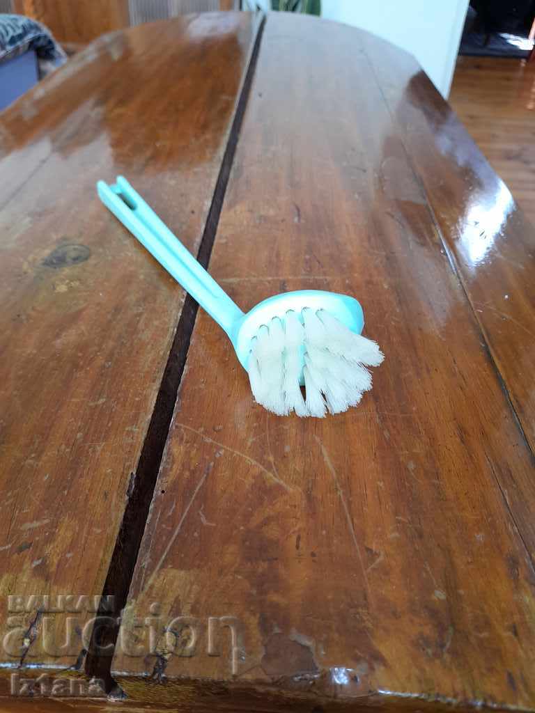 Auction Old kitchen brush Auction Old kitchen brush