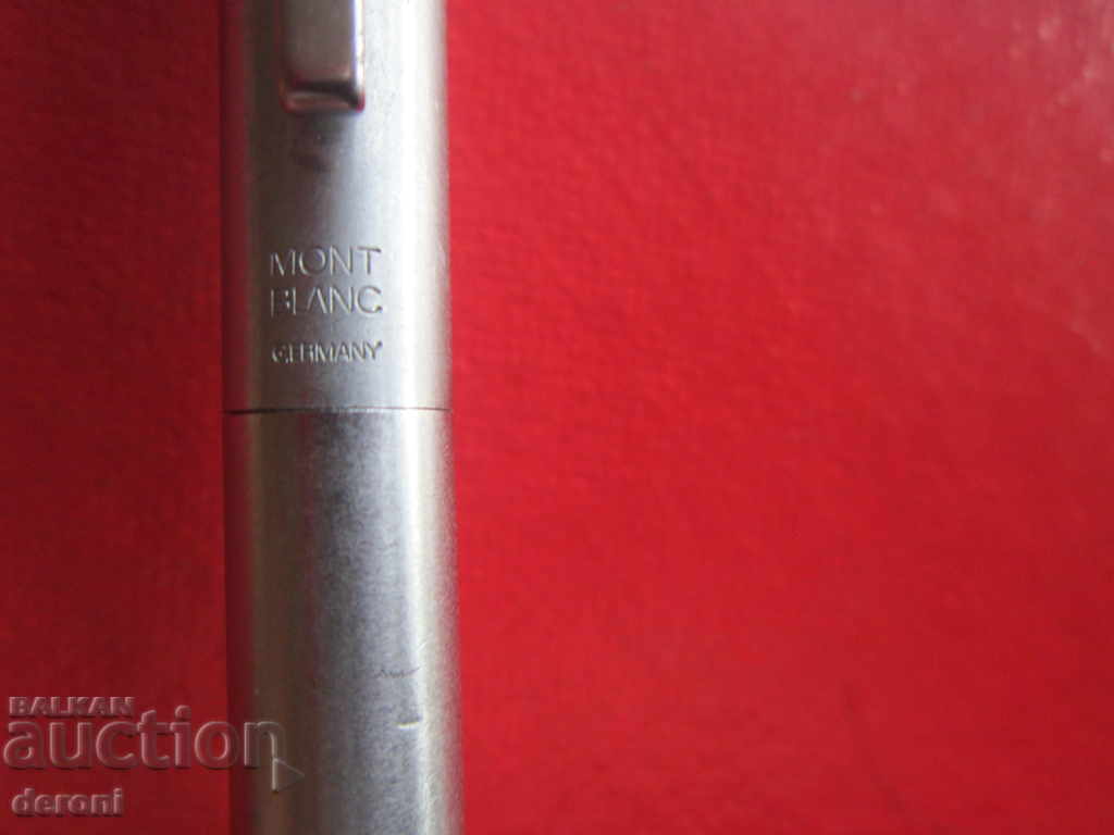 Pen stilou incredibil Montblanc cu preț 180.00 BGN | € 92.03