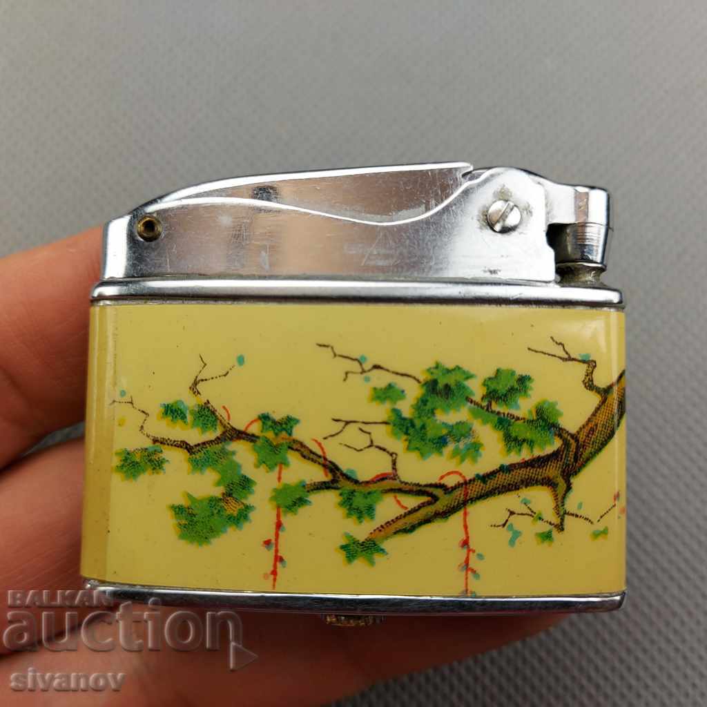 Interesting Old Metal Gasoline Lighter B0121 with price 9.99 BGN | € 5.11 Interesting Old Metal Gasoline Lighter B0121 with price 9.99 BGN | € 5.11