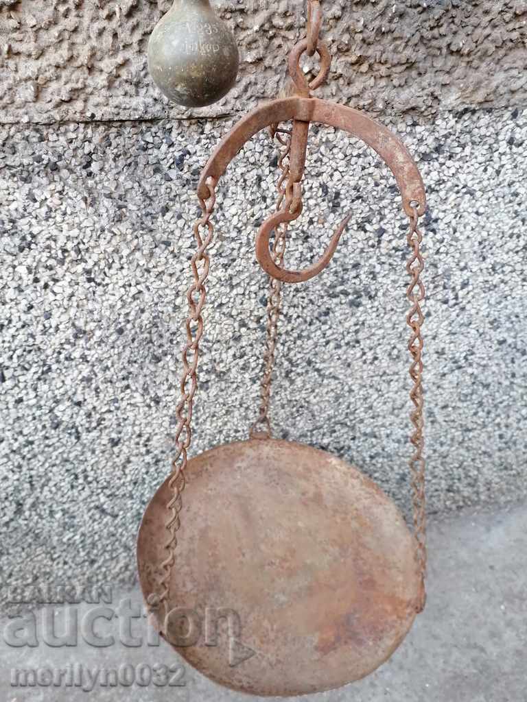 Auction  Romanian scale with mace scale wrought iron palanza