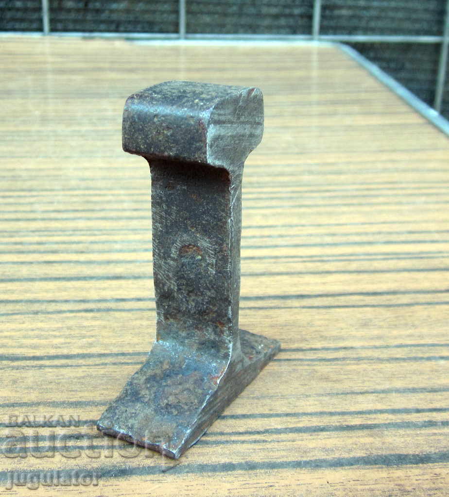 old jeweller's watchmaker's small anvil with price 20.00 BGN | € 10.23 old jeweller's watchmaker's small anvil with price 20.00 BGN | € 10.23