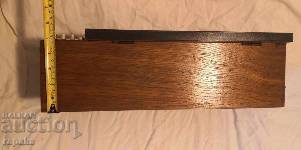 Старинен стенен часовник с кукувица. с цена 45.00 лв. | € 23.01 Старинен стенен часовник с кукувица. с цена 45.00 лв. | € 23.01