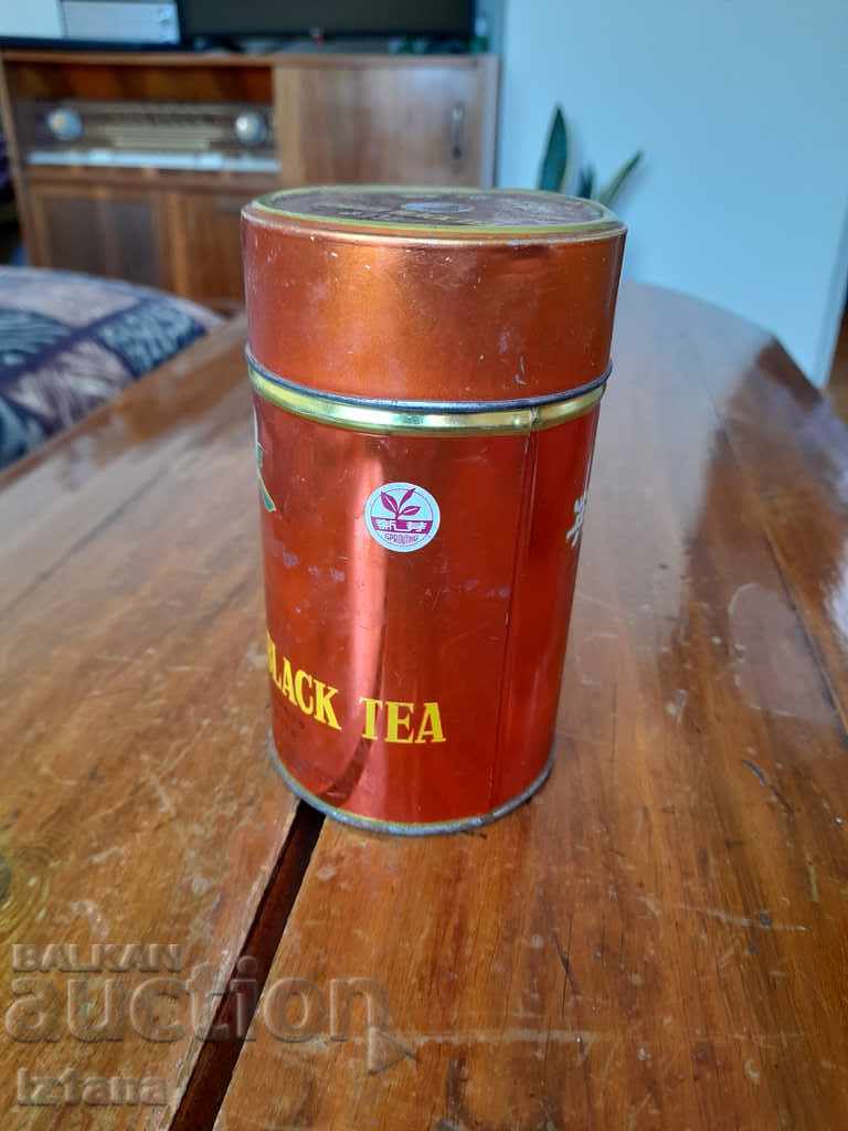 Cutie veche de ceai negru cu preț 6.00 BGN | € 3.07