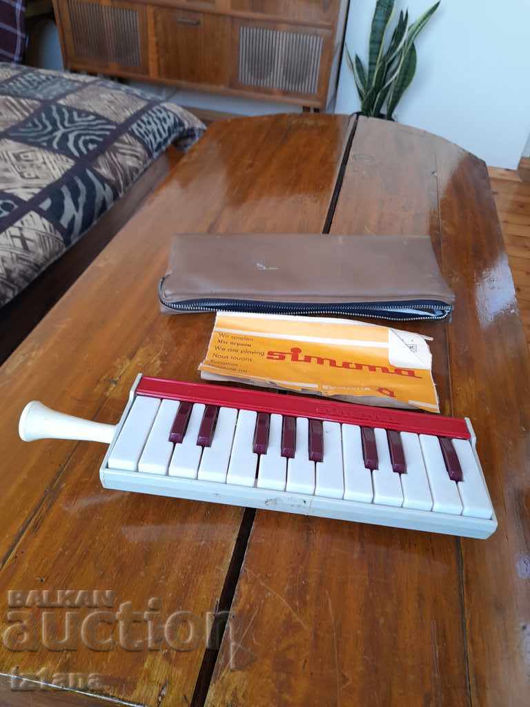 Old children's viola Simona with price 55.00 BGN | € 28.12 Old children's viola Simona with price 55.00 BGN | € 28.12