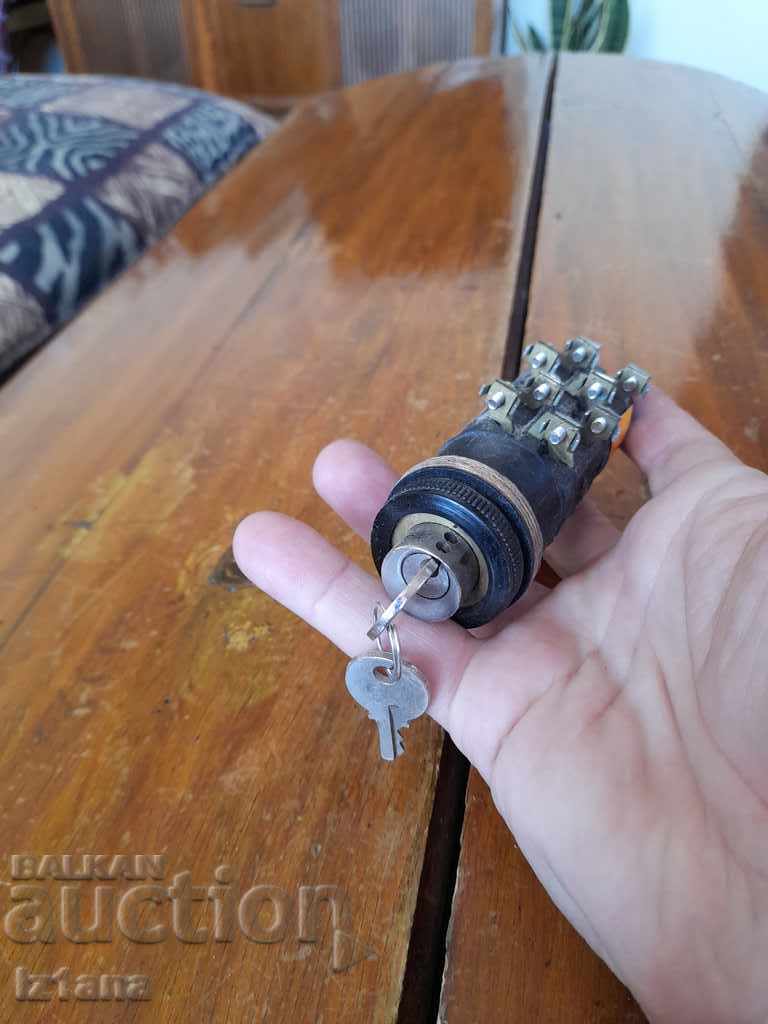 Old secret button, switch BT 504 with price 16.00 BGN | € 8.18 Old secret button, switch BT 504 with price 16.00 BGN | € 8.18