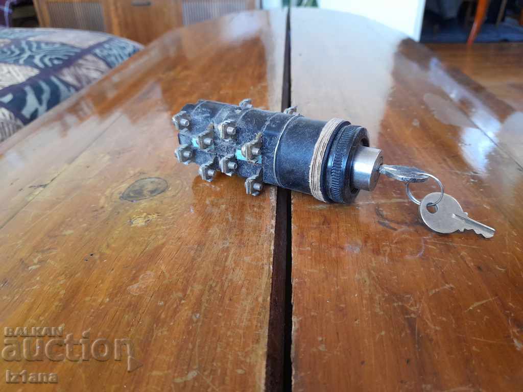 Old secret button, switch BT 504 Old secret button, switch BT 504