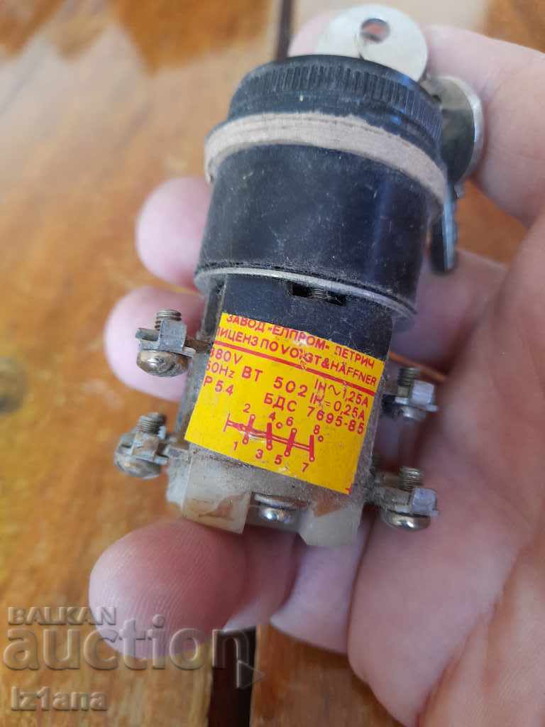 Delivery of Old secret button, switch BT 502 Delivery of Old secret button, switch BT 502