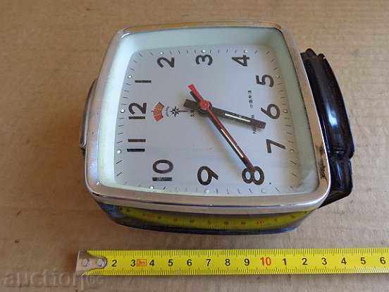 Auction An old Chinese clock, an alarm clock - the 80's of the twentieth century Auction An old Chinese clock, an alarm clock - the 80's of the twentieth century