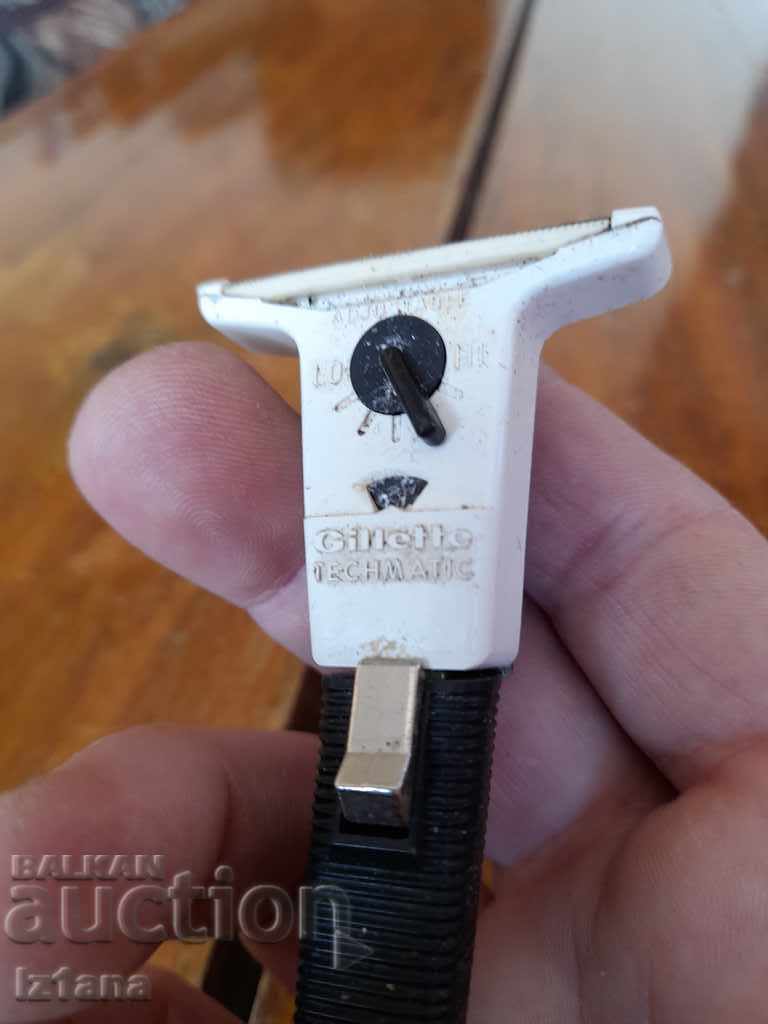Delivery of Old Gillette Techmatic razor Delivery of Old Gillette Techmatic razor