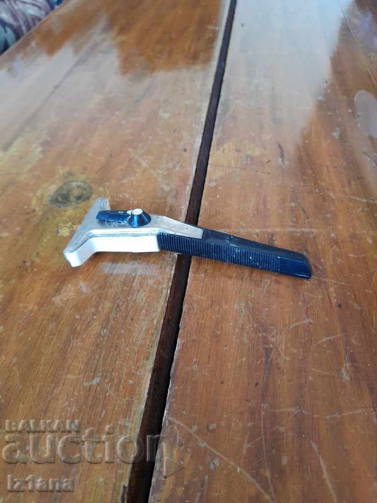 Old Gillette Techmatic razor