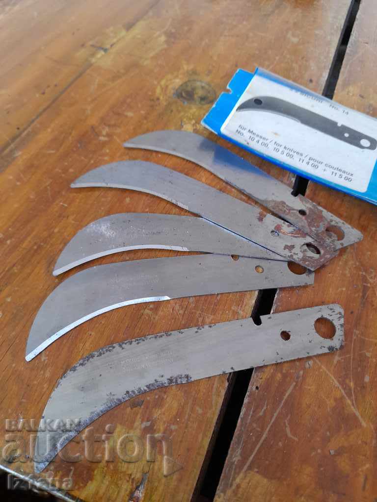 Lame vechi Martor Solingen cu preț 25.00 BGN | € 12.78 Lame vechi Martor Solingen cu preț 25.00 BGN | € 12.78