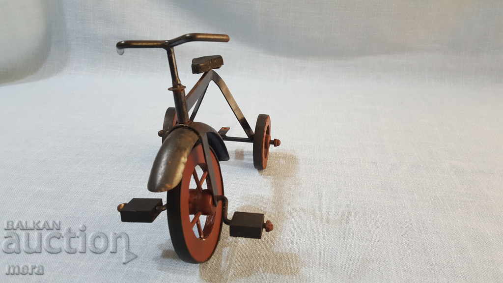 Delivery of Antique toy wheel Delivery of Antique toy wheel