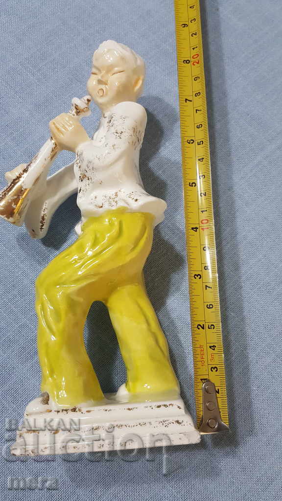 Large figure of fine porcelain - 6
