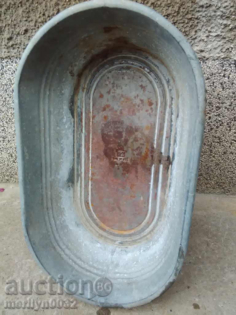 Delivery of Old galvanized trough, household dish basin