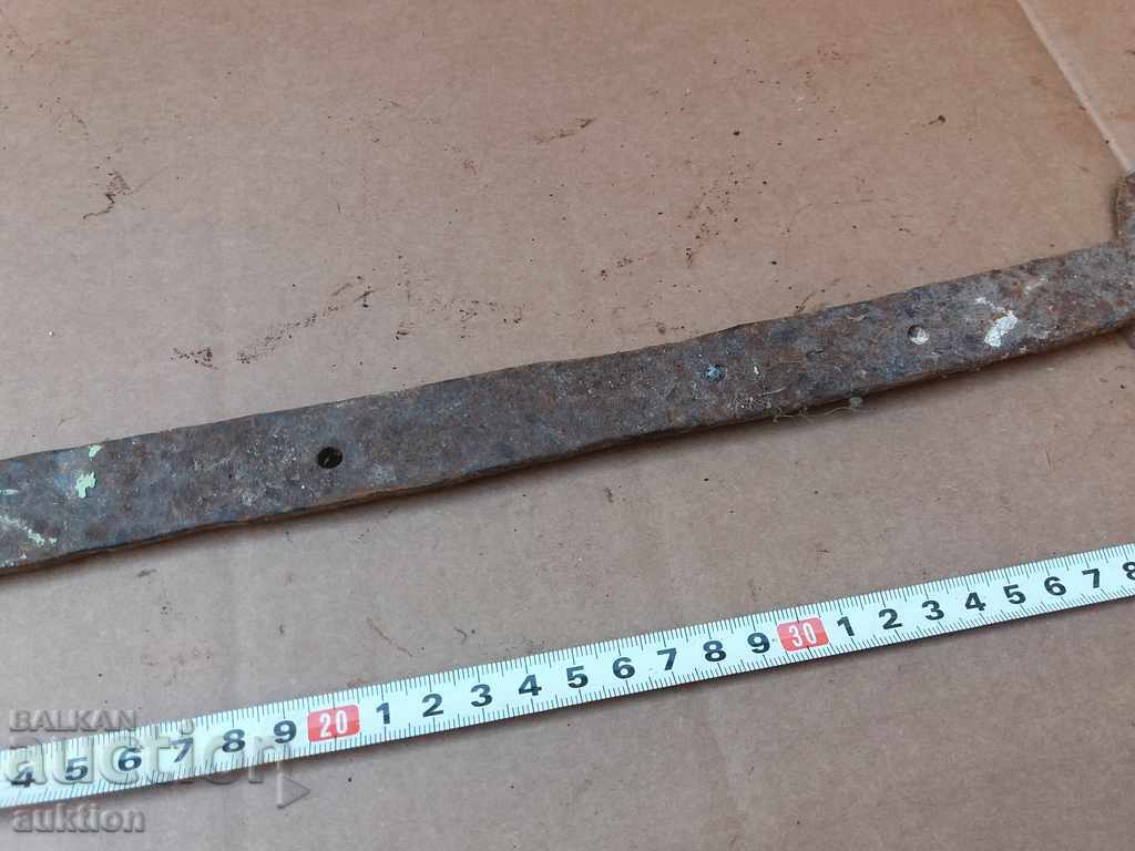 Delivery of OLD MASSIVE FORGED SHOVEL, ROSE Delivery of OLD MASSIVE FORGED SHOVEL, ROSE