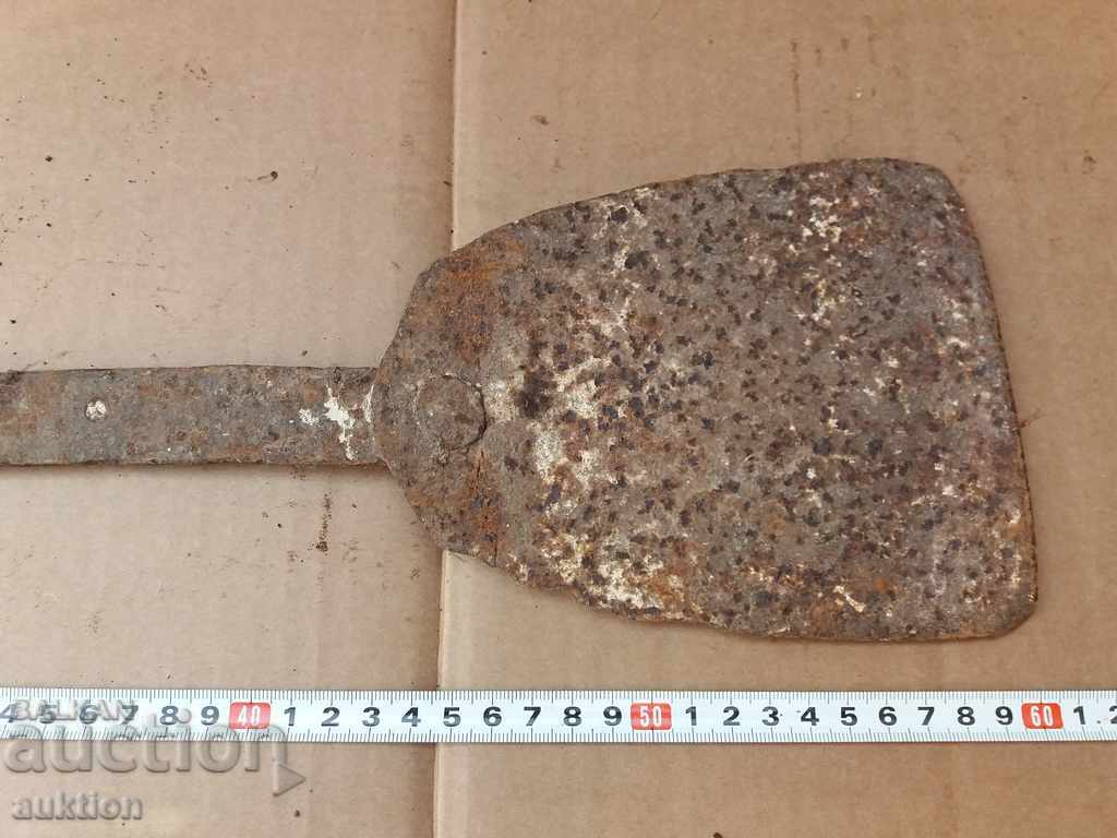 OLD MASSIVE FORGED SHOVEL, ROSE - 6 OLD MASSIVE FORGED SHOVEL, ROSE - 6