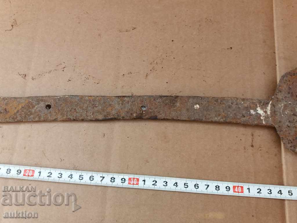 OLD MASSIVE FORGED SHOVEL, ROSE - 7 OLD MASSIVE FORGED SHOVEL, ROSE - 7