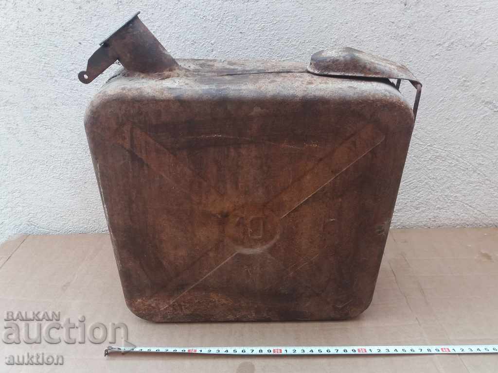 OLD MILITARY FUEL TUBE 10 LITERS with price 9.99 BGN | € 5.11 OLD MILITARY FUEL TUBE 10 LITERS with price 9.99 BGN | € 5.11