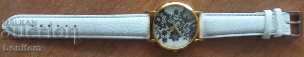 κυρίες ρολόι με τιμή 6.00 BGN | € 3.07 κυρίες ρολόι με τιμή 6.00 BGN | € 3.07