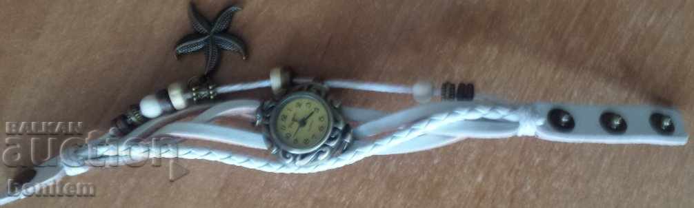 Licitație Ceas dama cu curea din piele Licitație Ceas dama cu curea din piele